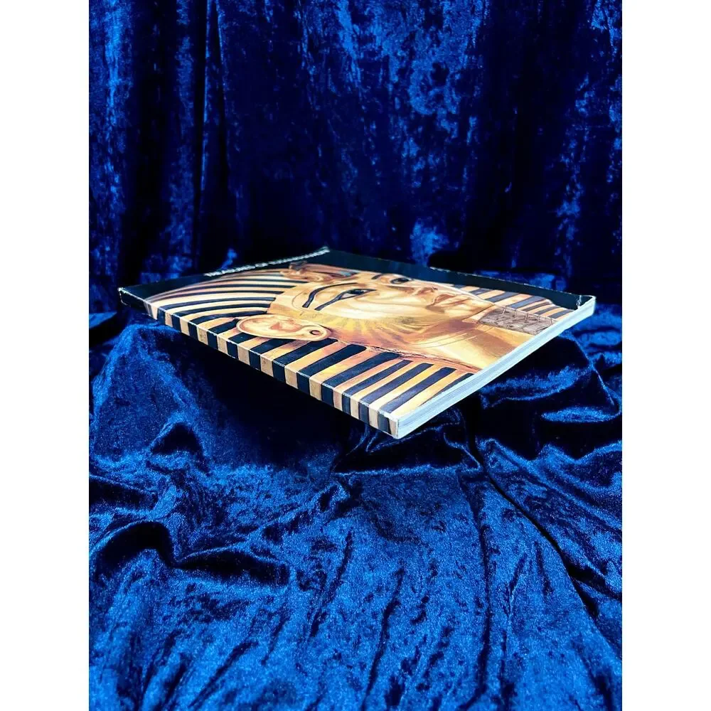 Vintage Treasures of Tutankhamun Exhibition Catalog 1976 Metropolitan Museum